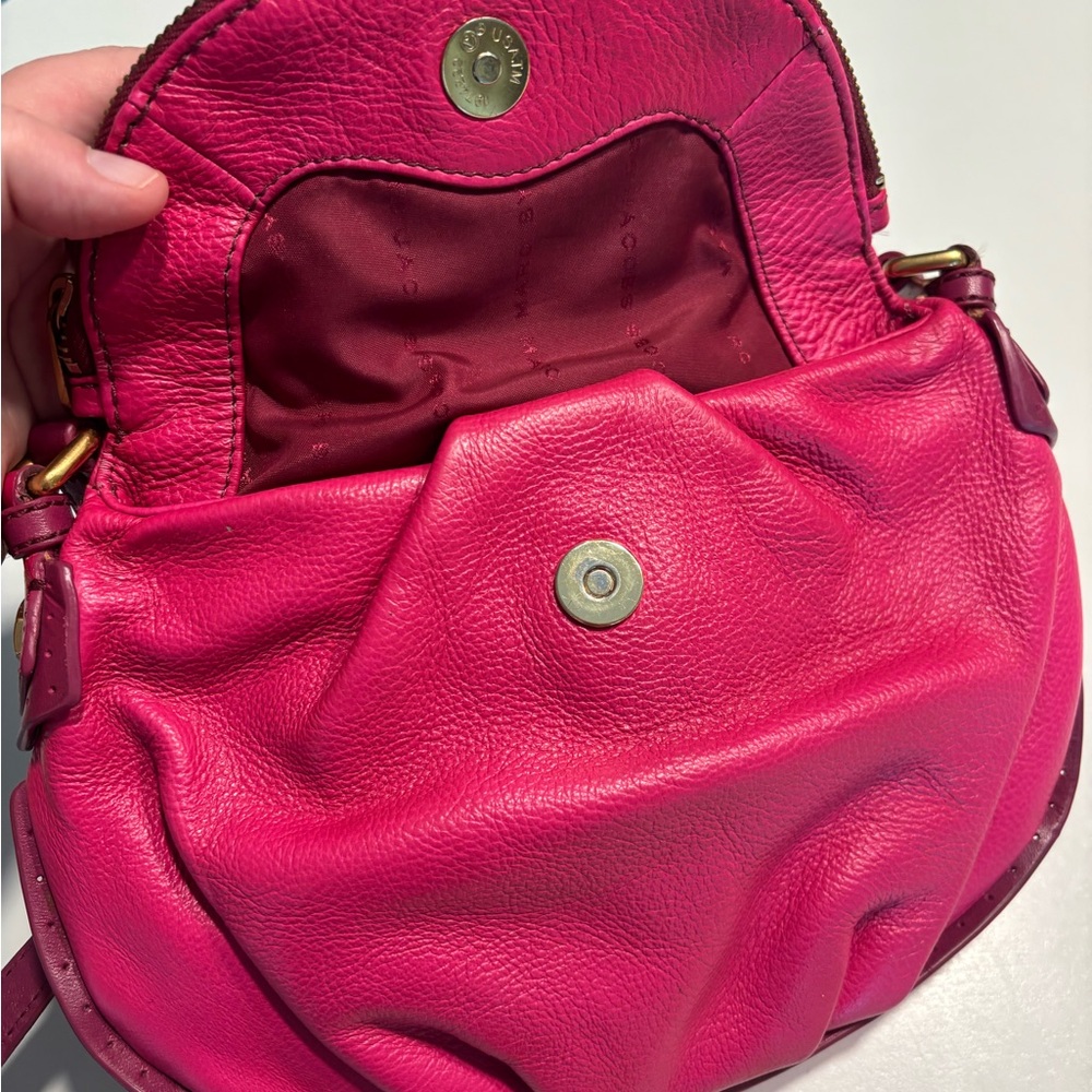 MARC BY MARC JACOBS Vibrant Pink Leather Crossbody Bag - Picture 5 of 6